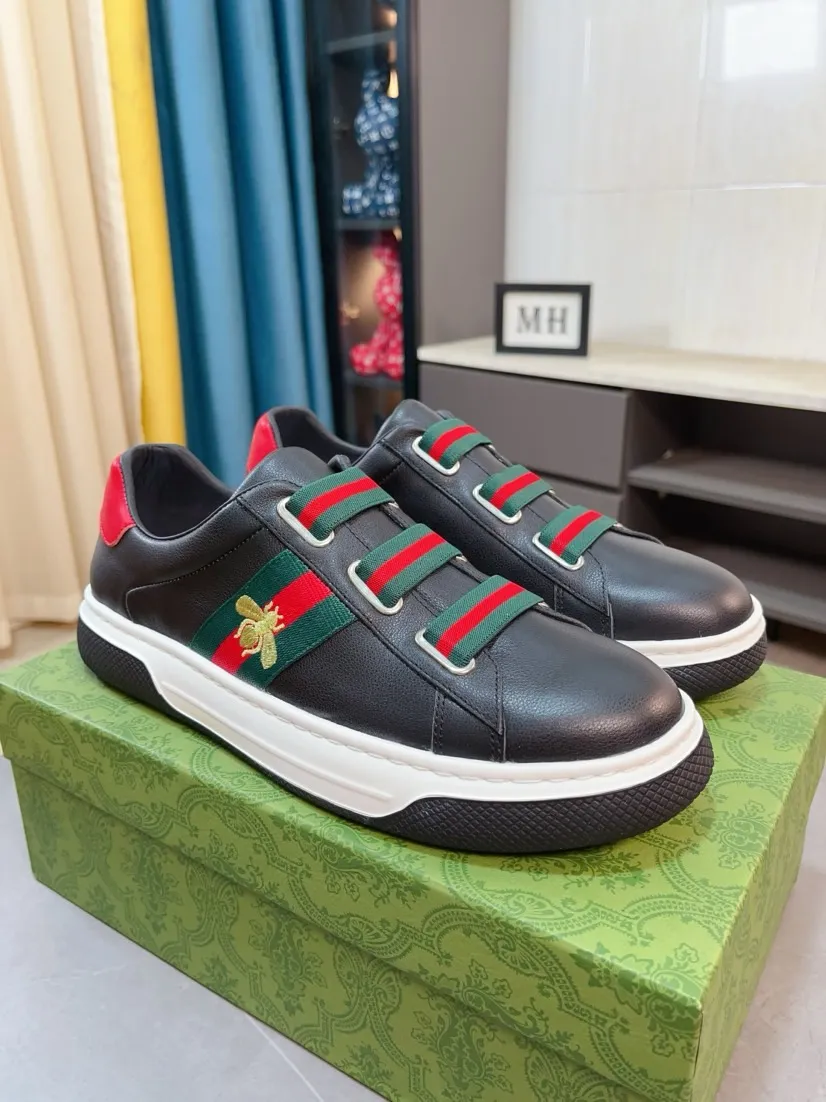 Factory price 480🌹🌹GUCCI [Gucci] New high-end brand of men's shoes, the latest fashionable casual men's shoes, trendy and versatile style, relaxed and sporty style, uppers imported from Italy, first-layer cowhide, genuine leather lining and ultra-fine workmanship. Original personalized fashionable rubber wear-resistant outsole, light and comfortable on the foot, size 38-44